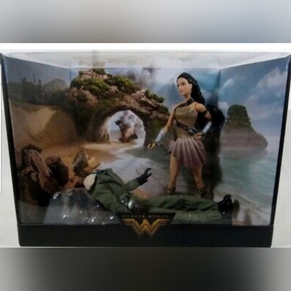 Wonder woman paradise island doll set lot of 2 - Picture 3 of 4